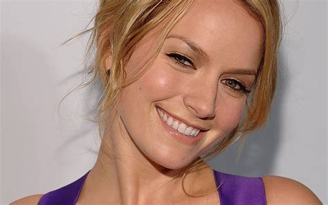 Becki Newton’s Measurements: Bra Size, Height, Weight and More